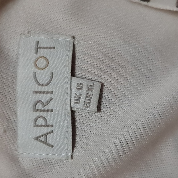 Apricot Floral Midi Sleeveless Dress UK Size 16 - Picture 6 of 8